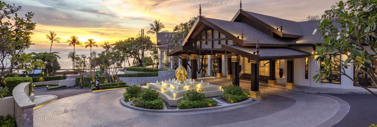This Luxurious Resort in Phuket is a Honeymooner’s Paradise